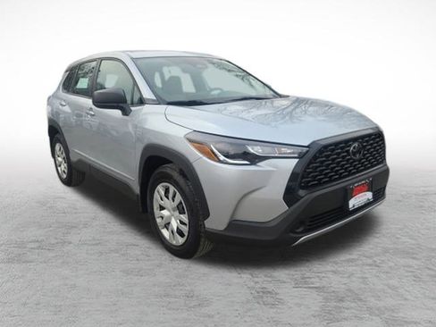 Certified 2023 Toyota Corolla Cross L image 3