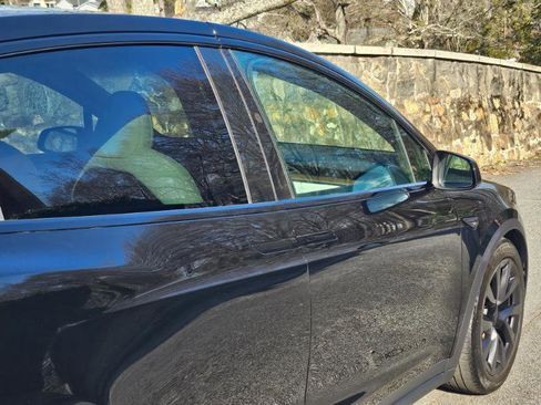 Used 2023 Tesla Model X image 19