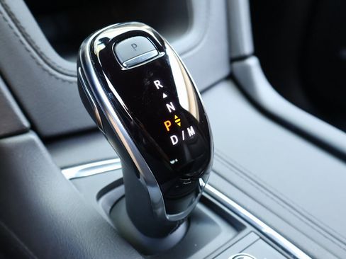 Certified 2025 Cadillac XT5 Premium Luxury image 26