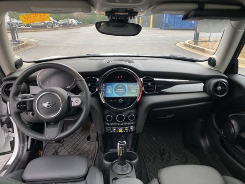 Certified 2024 MINI Cooper SE image 22