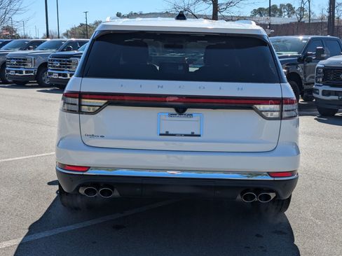 Used 2025 Lincoln Aviator Reserve w/ Equipment Group 201A image 5