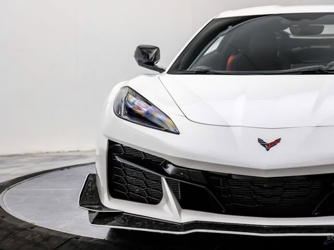 Used 2023 Chevrolet Corvette Z06 w/ Z07 Performance Package RWD image 37
