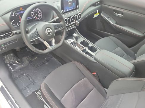 Certified 2025 Nissan Sentra SR image 25