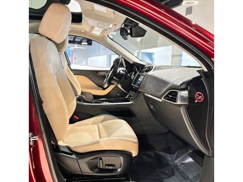 Used 2017 Jaguar F-PACE Premium image 21