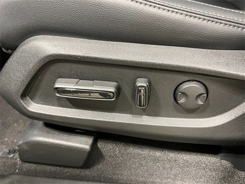 New 2025 Honda Pilot Touring image 15