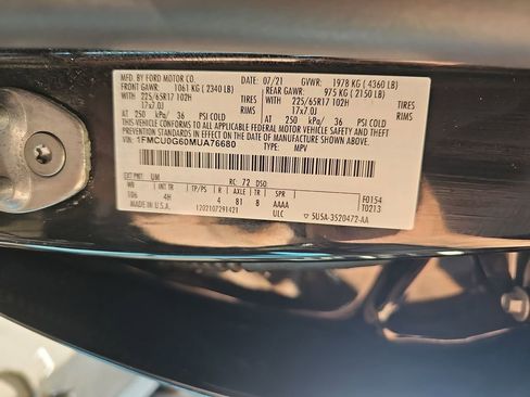 Used 2021 Ford Escape SE FWD image 33