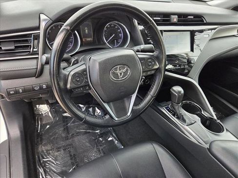 Used 2019 Toyota Camry SE image 10
