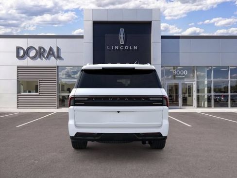 New 2026 Lincoln Navigator Premiere AWD/4WD image 9