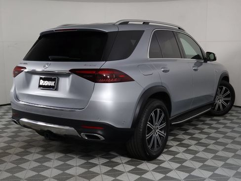 Used 2025 Mercedes-Benz GLE 450e 4MATIC image 4