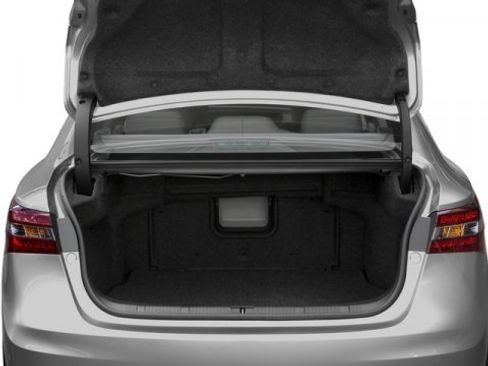 Used 2017 Toyota Avalon Limited image 13