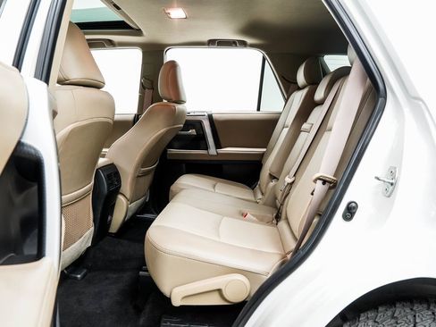 Used 2022 Toyota 4Runner SR5 Premium image 45