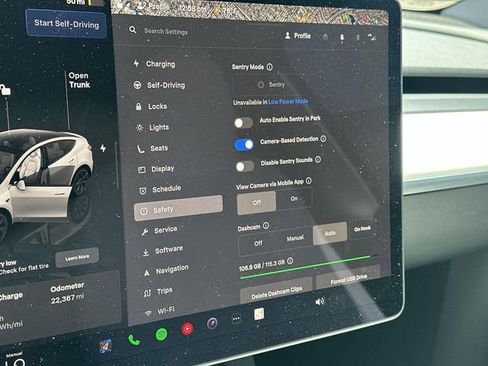 Used 2025 Tesla Model Y Long Range RWD image 40
