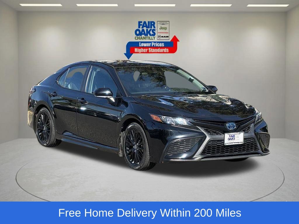 Used 2022 Toyota Camry SE w/ Convenience Package FWD image 1