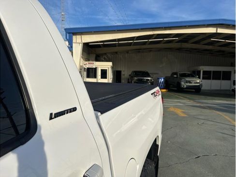 Used 2016 Toyota Tundra Limited image 30