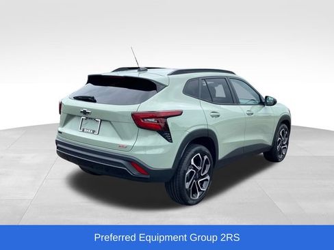 Certified 2024 Chevrolet Trax RS w/ Sunroof Package FWD image 3