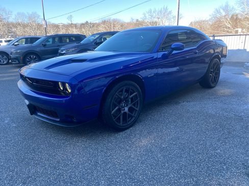Used 2018 Dodge Challenger R/T w/ Driver Convenience Group image 4