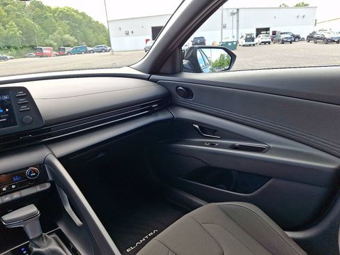 Certified 2025 Hyundai Elantra Sport FWD image 2