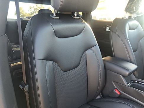 New 2026 Jeep Compass Latitude image 19