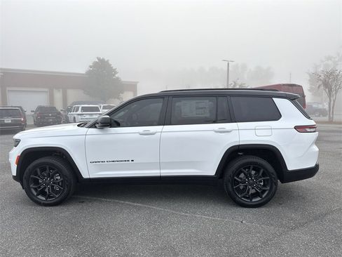 New 2025 Jeep Grand Cherokee L Limited w/ Trailer Tow Package image 6