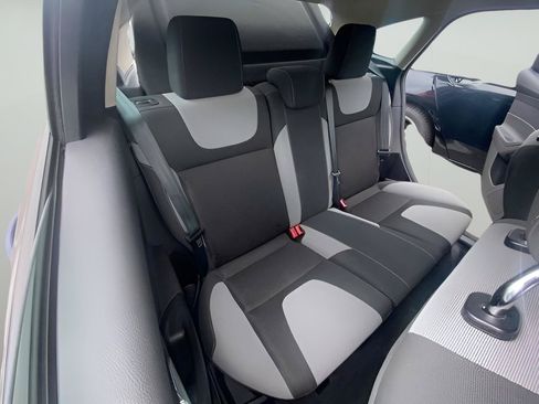 Used 2012 Ford Focus SE FWD image 2