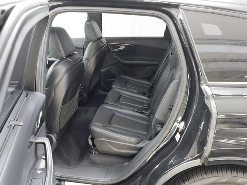 Used 2025 Audi Q7 3.0T Prestige AWD/4WD image 16