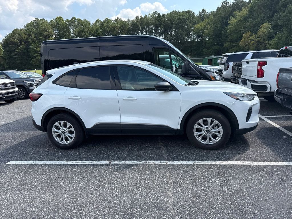 Used 2025 Ford Escape Active w/ Cold Weather Package AWD/4WD image 15