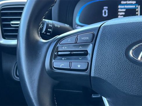 Used 2023 Hyundai Venue SEL image 28