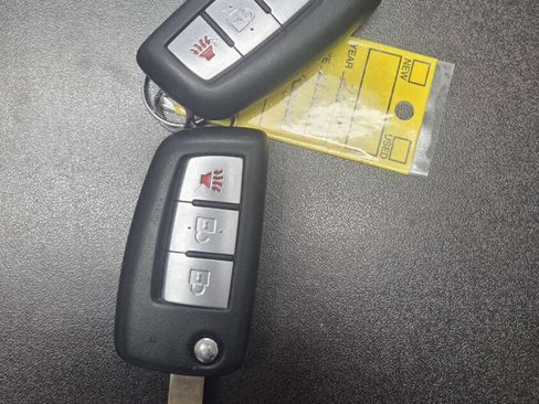 Used 2017 Nissan Rogue S w/ S Appearance Package image 5