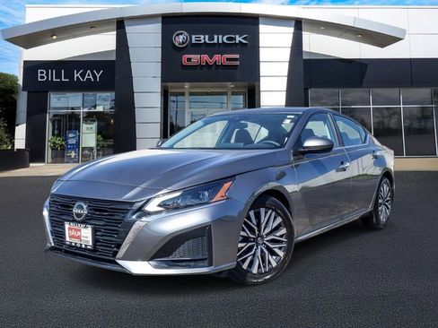 Used 2023 Nissan Altima 2.5 SV w/ SV Premium Package FWD image 1