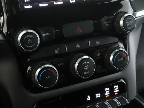 Used 2021 RAM 1500 Big Horn AWD/4WD image 14
