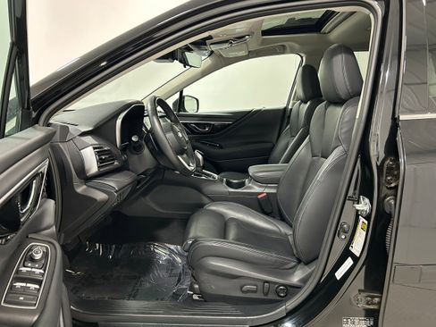 Used 2023 Subaru Outback Touring AWD/4WD image 4