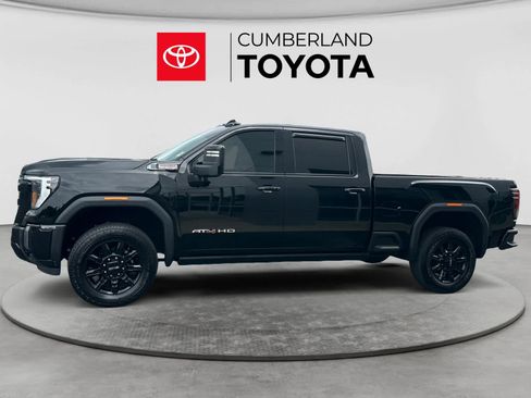Used 2024 GMC Sierra 2500 AT4 w/ AT4 Premium Plus Package AWD/4WD image 2