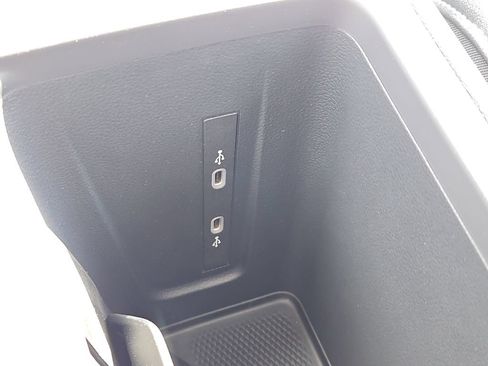 New 2026 Volkswagen Tiguan SE R-Line AWD/4WD image 11