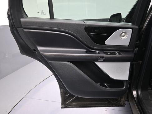 Used 2022 Lincoln Aviator Reserve w/ Equipment Group 201A image 13