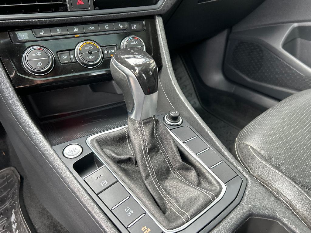 Used 2024 Volkswagen Jetta SEL FWD image 19