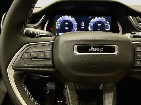 New 2025 Jeep Grand Cherokee L Laredo image 30