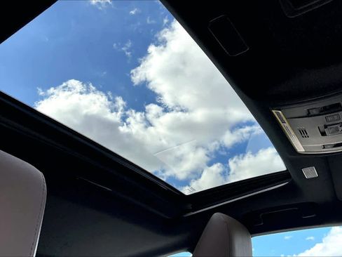 Used 2024 Lexus ES 300h w/ Premium Package image 14