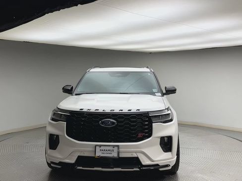 Used 2025 Ford Explorer ST AWD/4WD image 7