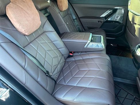 Used 2025 BMW 760i xDrive 760i xDrive image 27