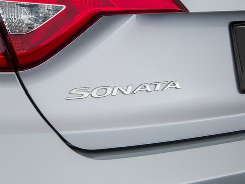 Used 2016 Hyundai Sonata Sport w/ Option Group 02 FWD image 55
