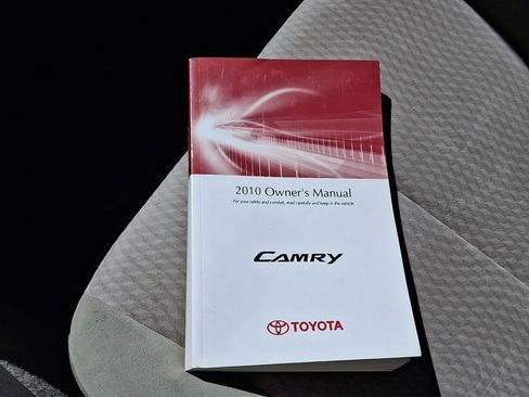 Used 2010 Toyota Camry XLE FWD image 25