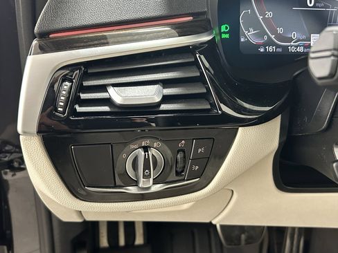 Used 2023 BMW 540i xDrive w/ M Sport Package image 28