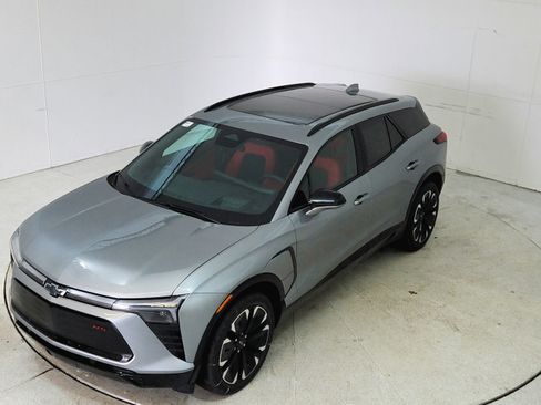 New 2025 Chevrolet Blazer EV RS image 15