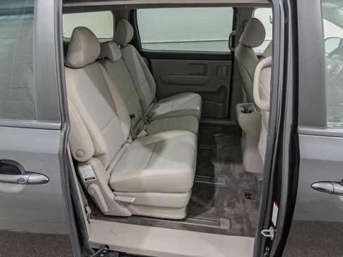 Used 2019 Kia Sedona LX FWD image 16