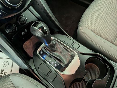 Used 2018 Hyundai Santa Fe Sport image 29