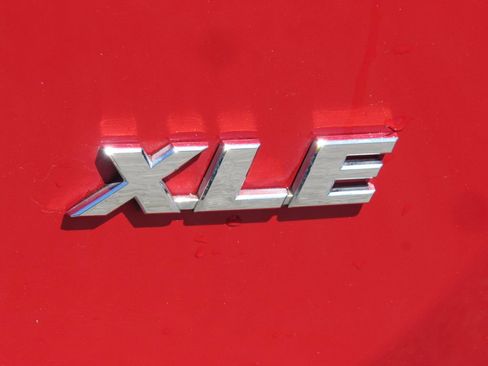 Used 2015 Toyota RAV4 XLE FWD image 8