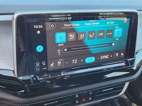 Used 2024 Volkswagen Atlas Cross Sport SE image 9