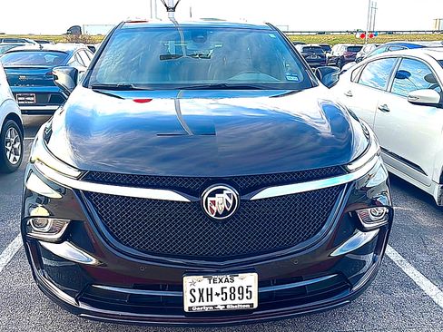 Used 2022 Buick Enclave Essence w/ Experience Buick Package FWD image 3