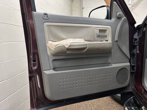 Used 2005 Dodge Dakota Laramie w/ Trailer Tow Group image 13