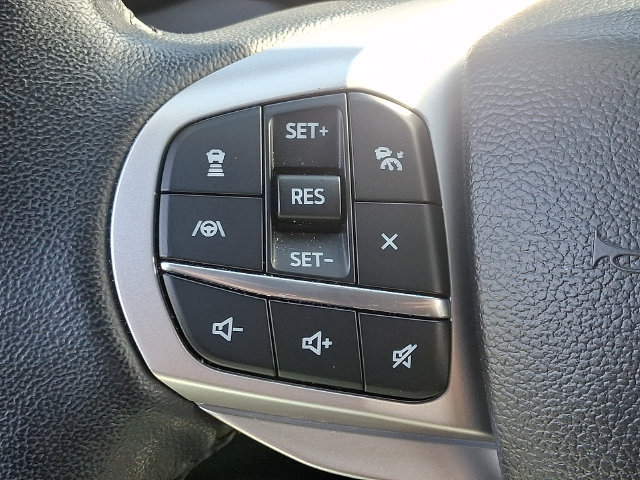 Used 2023 Ford Explorer XLT w/ Equipment Group 202A AWD/4WD image 21